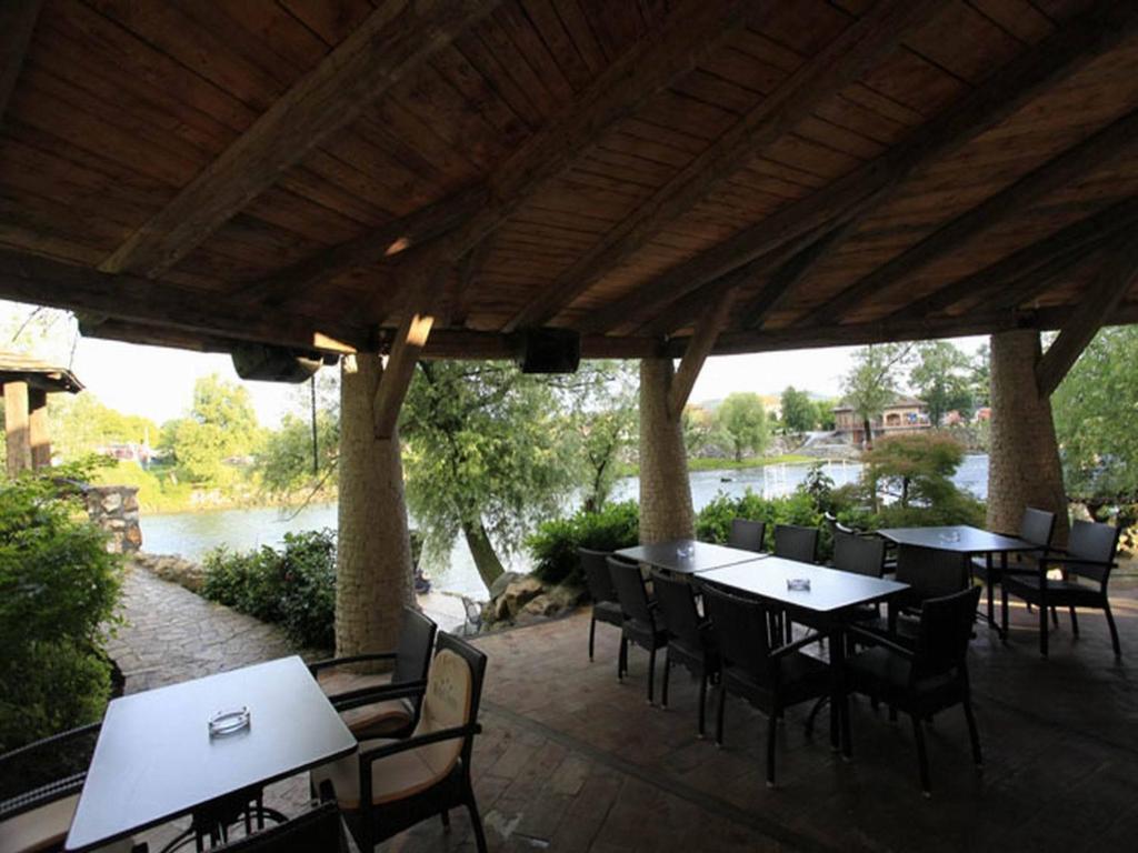 Pasha Garni Hotel Laktasi Bagian luar foto